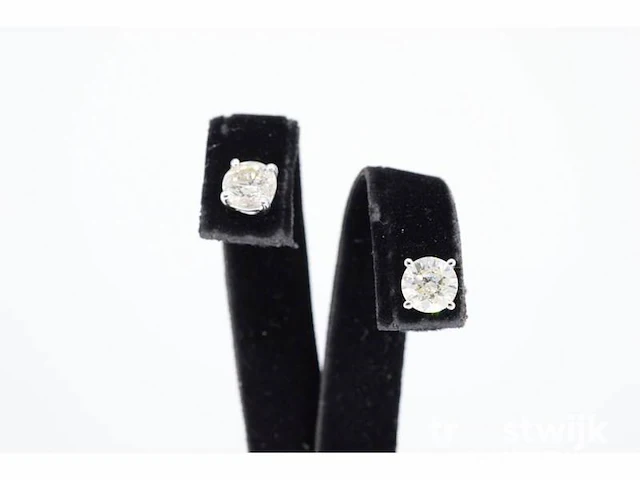 Witgouden diamanten oorbellen van 1.05 carat - afbeelding 3 van  6