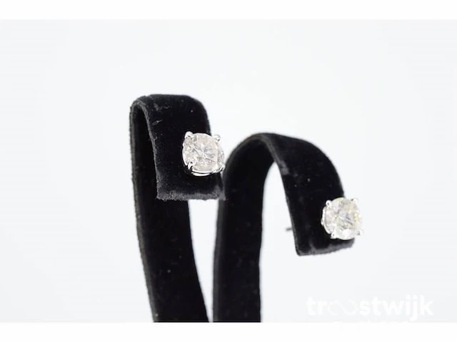Witgouden diamanten oorbellen van 1.05 carat - afbeelding 4 van  6