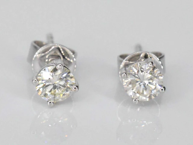 Witgouden diamanten oorbellen van 1.50 carat - afbeelding 1 van  6