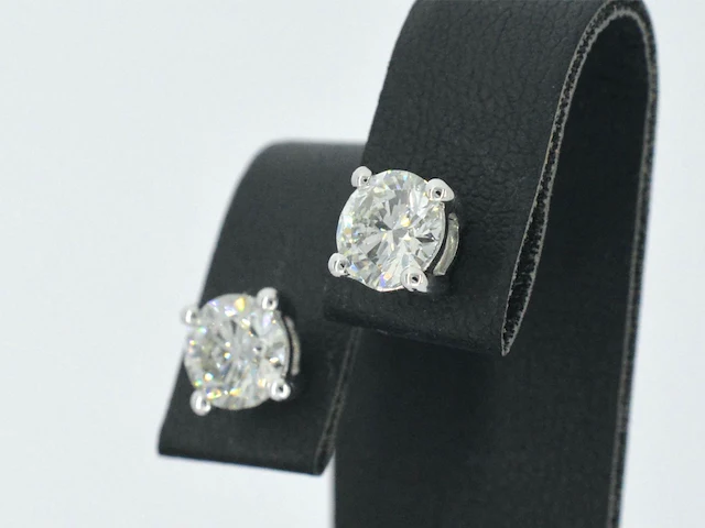 Witgouden diamanten oorbellen van 2.00 carat - afbeelding 4 van  9