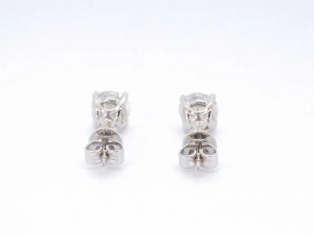 Witgouden diamanten oorbellen van 2.00 carat - afbeelding 8 van  9