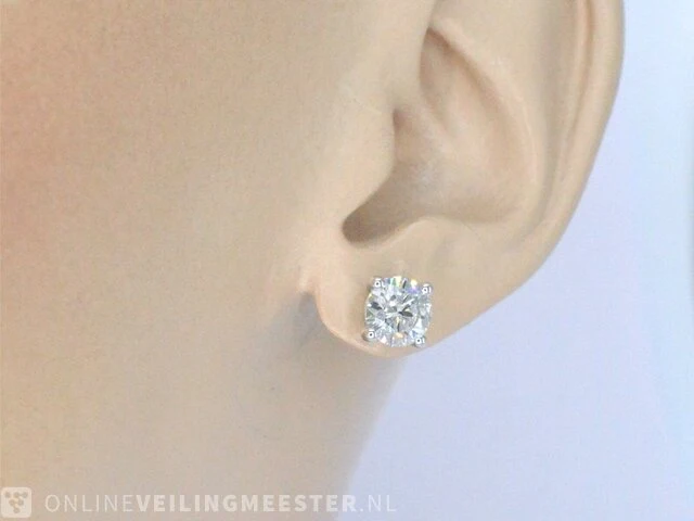 Witgouden diamanten oorbellen van 2.00 carat - afbeelding 2 van  8