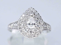 Witgouden druppelvormige entourage ring met diamanten - afbeelding 1 van  8
