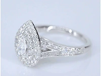 Witgouden druppelvormige entourage ring met diamanten - afbeelding 4 van  8