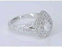 Witgouden druppelvormige entourage ring met diamanten - afbeelding 5 van  8