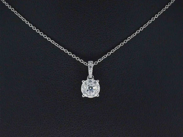 Witgouden entourage hanger met briljant geslepen diamanten set 1 - afbeelding 2 van  7