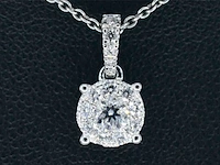 Witgouden entourage hanger met briljant geslepen diamanten - afbeelding 1 van  7