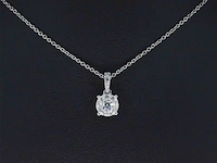 Witgouden entourage hanger met briljant geslepen diamanten - afbeelding 2 van  7