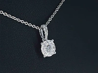 Witgouden entourage hanger met briljant geslepen diamanten - afbeelding 4 van  7