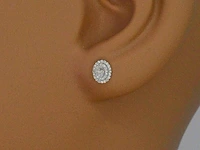 Witgouden entourage oorbellen met diamant - afbeelding 2 van  8