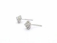 Witgouden entourage oorbellen met diamant - afbeelding 4 van  8