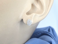 Witgouden entourage oorbellen met diamant - afbeelding 2 van  7