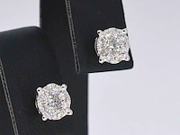 Witgouden entourage oorbellen met diamanten set 1 - afbeelding 4 van  9