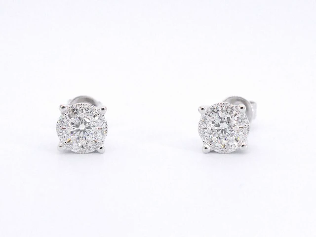Witgouden entourage oorbellen met diamanten set 1 - afbeelding 6 van  9
