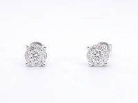 Witgouden entourage oorbellen met diamanten set 1 - afbeelding 6 van  9