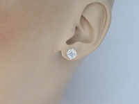 Witgouden entourage oorbellen met diamanten - afbeelding 2 van  9