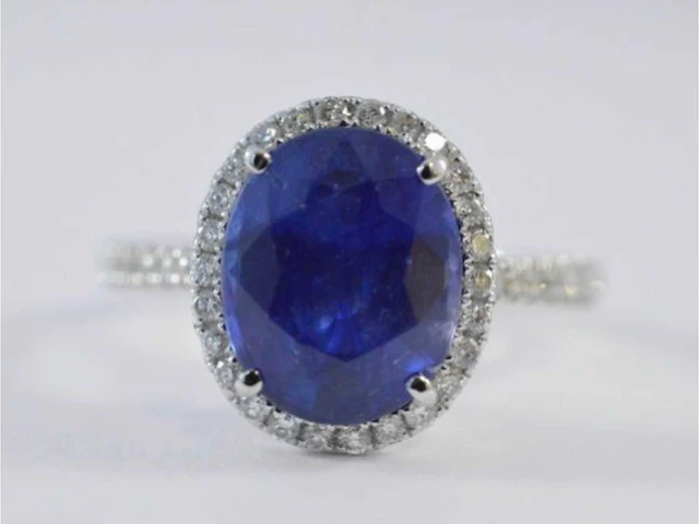 Witgouden entourage ring diamant saffier - afbeelding 1 van  7