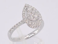 Witgouden entourage ring diamanten pear shape - afbeelding 7 van  11