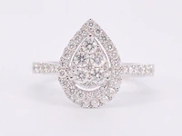 Witgouden entourage ring diamanten pear shape - afbeelding 8 van  11