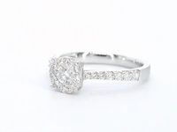Witgouden entourage ring met briljant geslepen diamanten - afbeelding 9 van  10