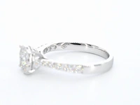 Witgouden entourage ring met briljant geslepen diamanten - afbeelding 10 van  10