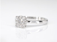 Witgouden entourage ring met briljant geslepen diamanten - afbeelding 4 van  7