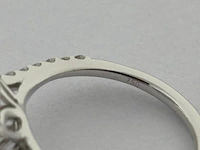 Witgouden entourage ring met diamanten en een briljant - natuurlijk - afbeelding 6 van  9