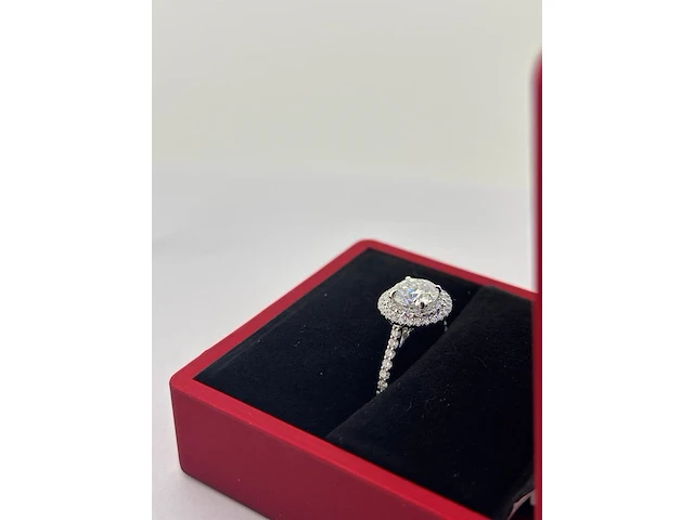 Witgouden entourage ring met diamanten en een briljant - natuurlijk - afbeelding 7 van  9