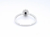 Witgouden entourage ring met diamanten en natuurlijke opaal - afbeelding 8 van  10