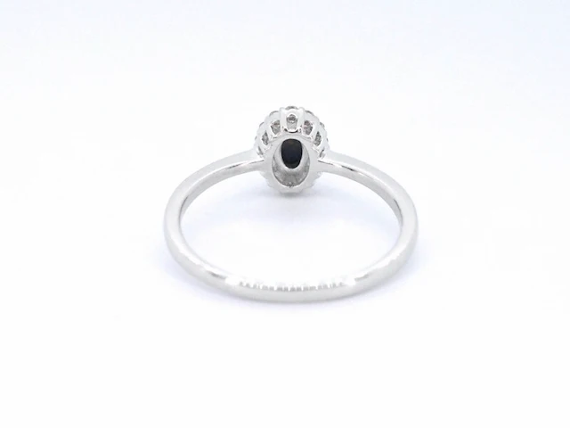 Witgouden entourage ring met diamanten en natuurlijke opaal - afbeelding 7 van  10