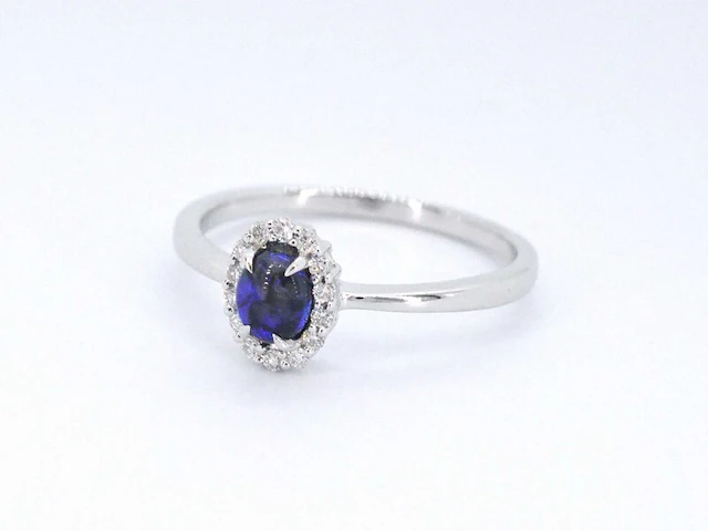 Witgouden entourage ring met diamanten en natuurlijke opaal - afbeelding 8 van  10