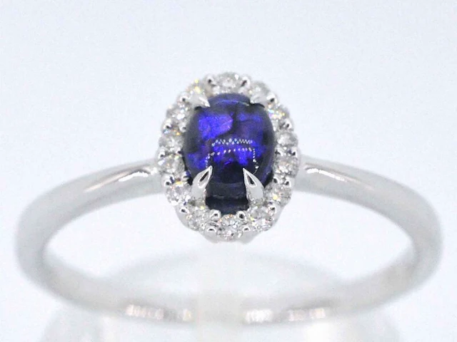Witgouden entourage ring met diamanten en natuurlijke opaal - afbeelding 1 van  8