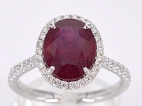 Witgouden entourage ring met diamanten en robijn - afbeelding 1 van  9