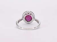 Witgouden entourage ring met diamanten en robijn - afbeelding 4 van  8