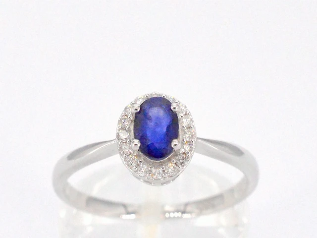 Witgouden entourage ring met diamanten en saffier - afbeelding 1 van  12