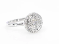 Witgouden entourage ring met diamanten - afbeelding 2 van  7