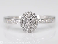 Witgouden entourage ring met diamanten - afbeelding 1 van  6