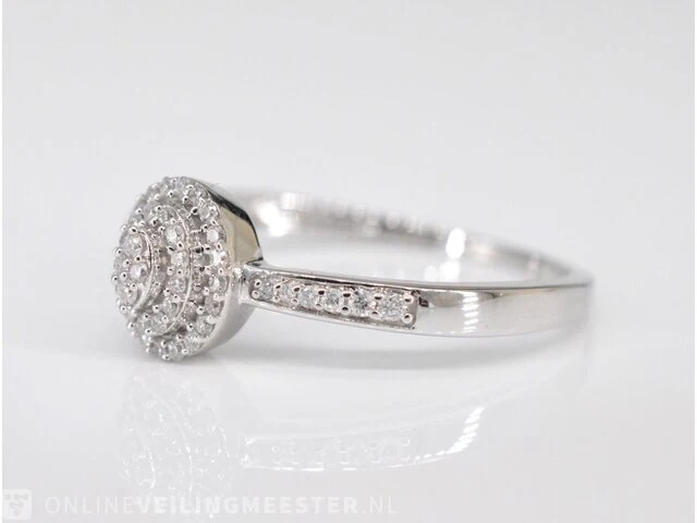 Witgouden entourage ring met diamanten - afbeelding 3 van  6