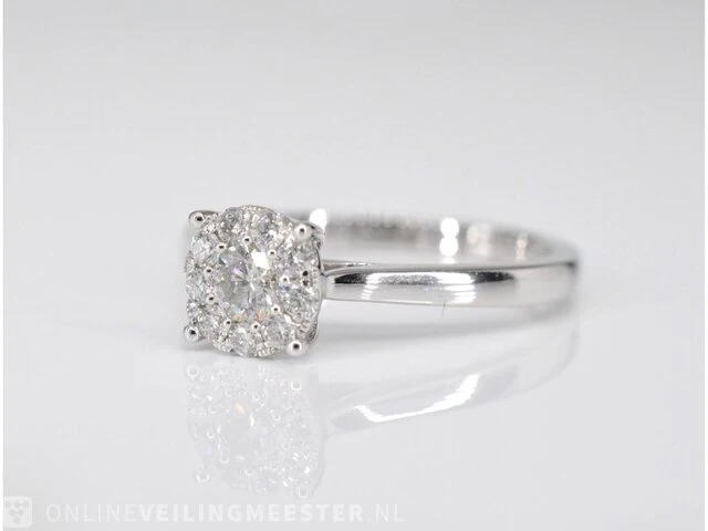 Witgouden entourage ring met diamanten - afbeelding 4 van  5