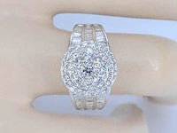 Witgouden entourage ring met diamanten - afbeelding 4 van  11
