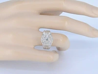 Witgouden entourage ring met diamanten - afbeelding 5 van  11