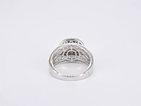 Witgouden entourage ring met diamanten - afbeelding 9 van  11
