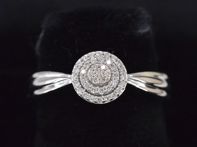 Witgouden entourage ring met diamanten - afbeelding 5 van  9