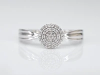 Witgouden entourage ring met diamanten - afbeelding 6 van  9