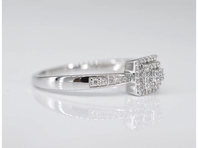 Witgouden entourage ring met diamanten - afbeelding 4 van  9