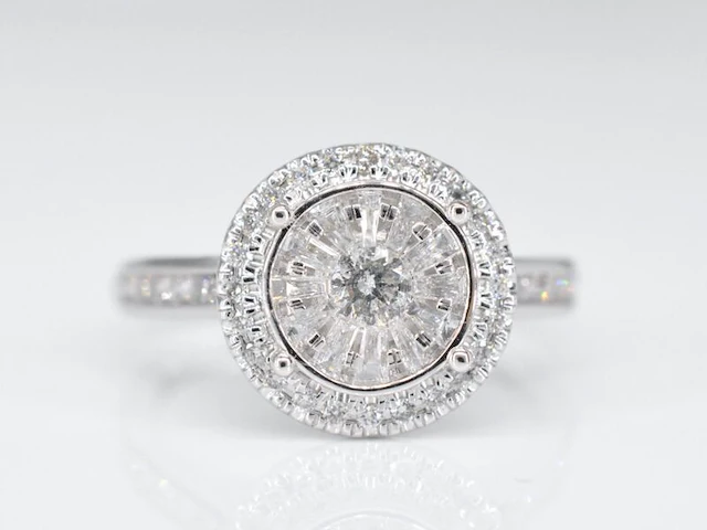 Witgouden entourage ring met diamanten - afbeelding 3 van  5