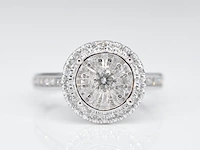 Witgouden entourage ring met diamanten - afbeelding 3 van  5