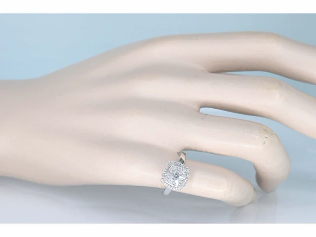 Witgouden entourage ring met diamanten - afbeelding 2 van  9