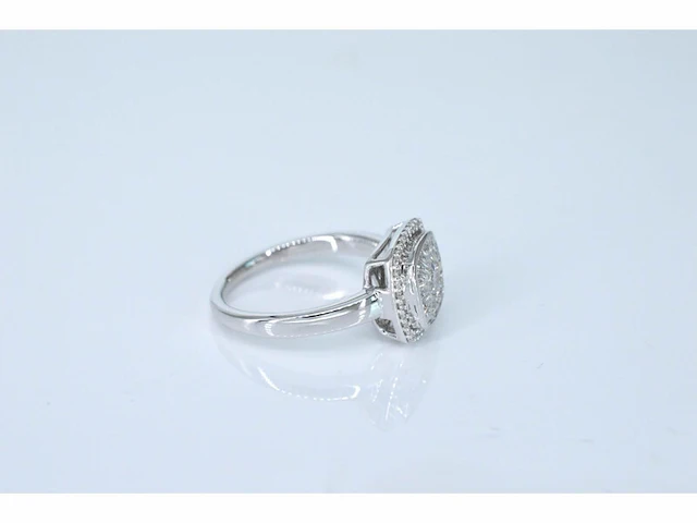 Witgouden entourage ring met diamanten - afbeelding 5 van  9