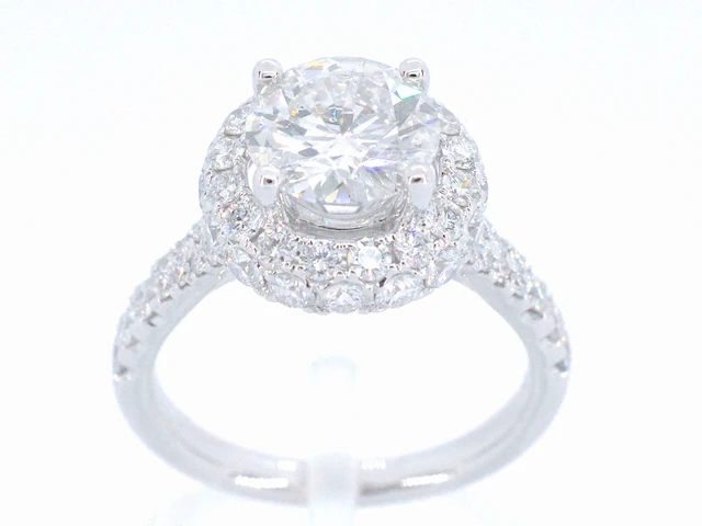Witgouden entourage ring met een briljant geslepen diamant 2.00 carat - afbeelding 1 van  10